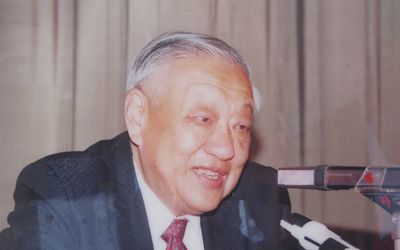 曾坚--中国建筑学会室内设计分会第一、二、三届理事会理事长 终身名誉理事长